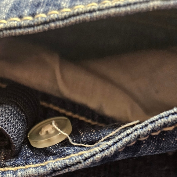 Faded Glory Girls Blue Denim Bermuda Shorts With Heart Design on Back Size 7 - Picture 9 of 13